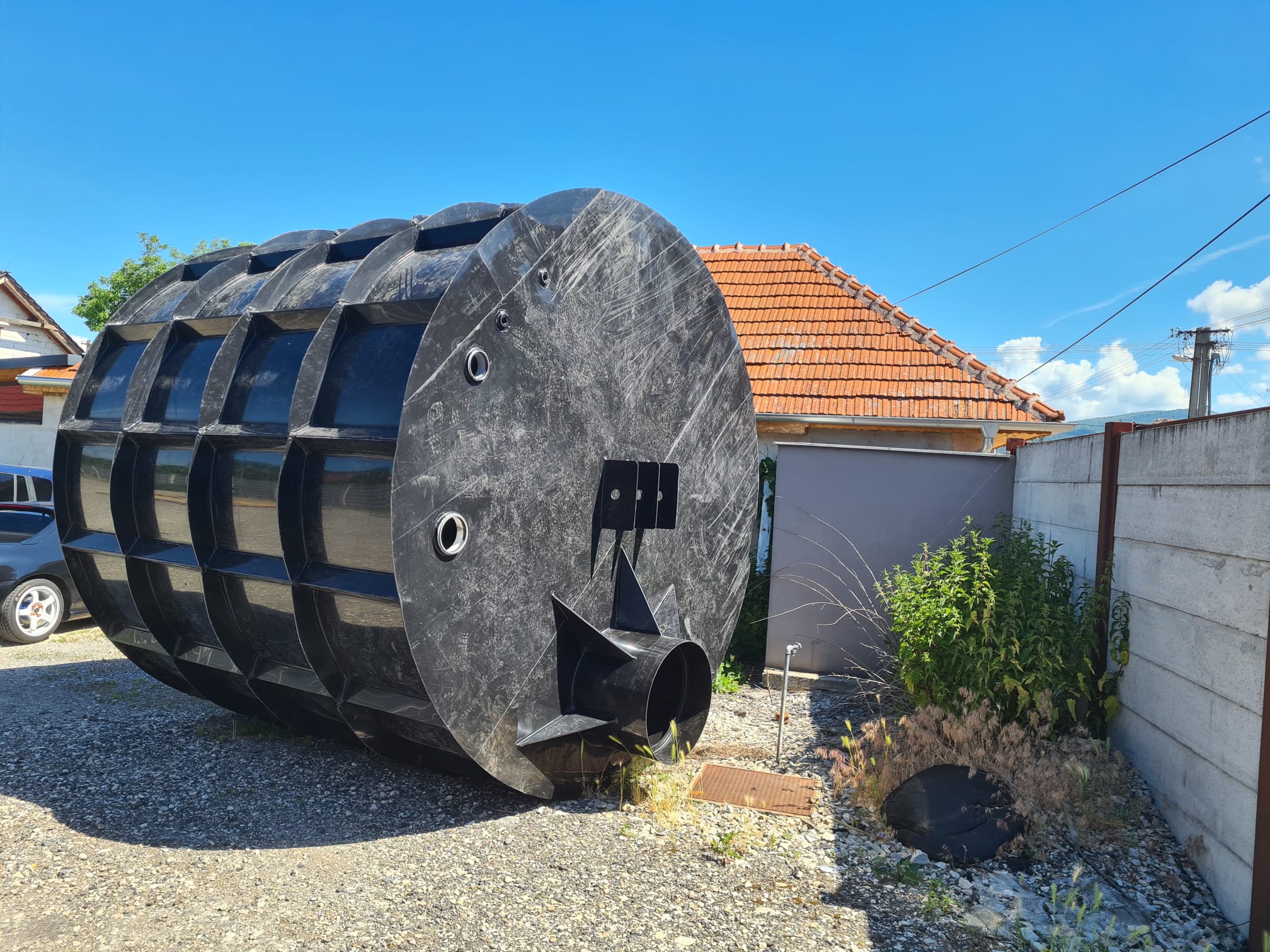 Montáž požiarnej nádrže na stavbe